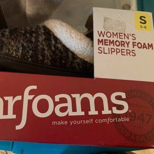 - NEW DEARFOAMS MEMORY FOAM SLIP ON SLIPPERS SZ 5/6